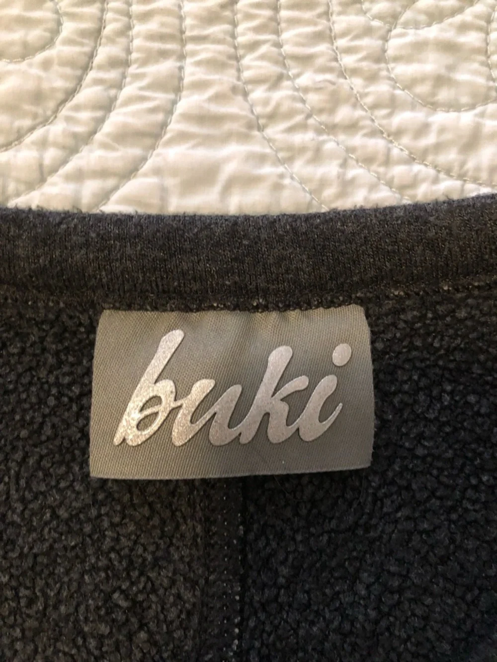 Buki Rugvee v-neck pullover. Size small-medium. - Picture 7 of 13